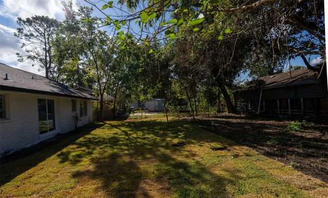 10221 Bretton Drive, Houston, TX 77016