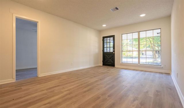 10221 Bretton Drive, Houston, TX 77016