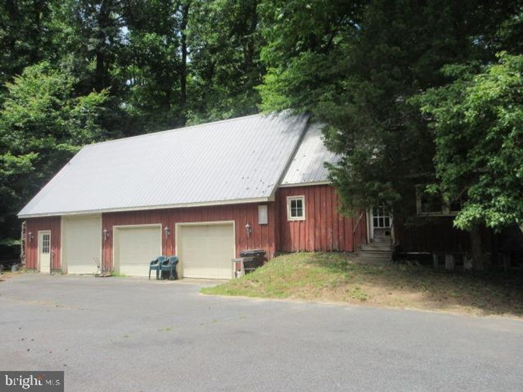 Image 9 of property listing at 236 BLAIR SHORE RD, Elkton, MD 21921