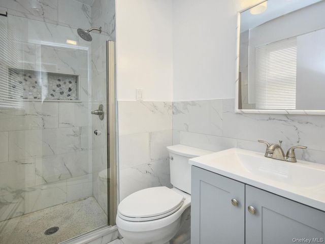 2 Pequot Avenue A, Port Washington, NY 11050