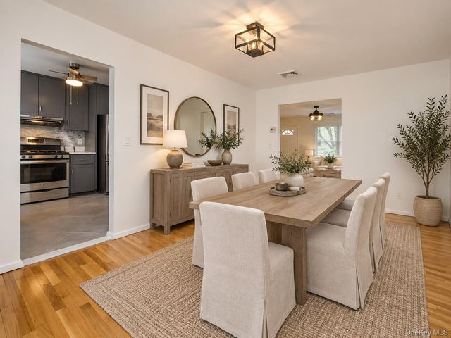 2 Pequot Avenue A, Port Washington, NY 11050