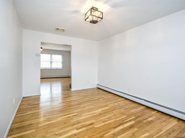 2 Pequot Avenue A, Port Washington, NY 11050