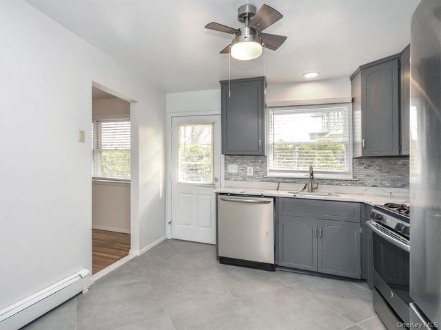 2 Pequot Avenue A, Port Washington, NY 11050