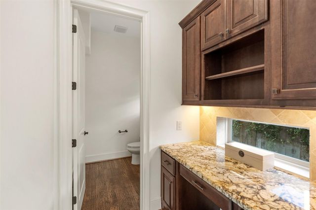 1002 Highclere Holly Court, Conroe, TX 77384