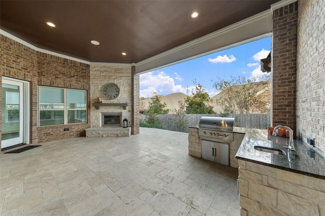 1002 Highclere Holly Court, Conroe, TX 77384