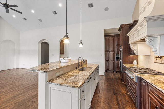 1002 Highclere Holly Court, Conroe, TX 77384