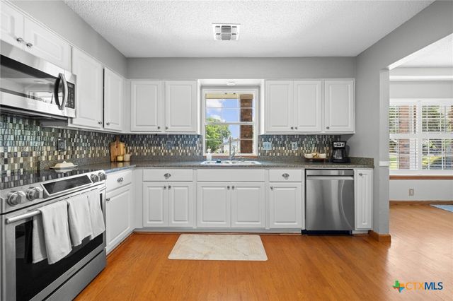 3912 Chisholm Trail, Salado, TX 76571