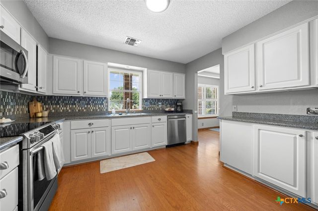 3912 Chisholm Trail, Salado, TX 76571
