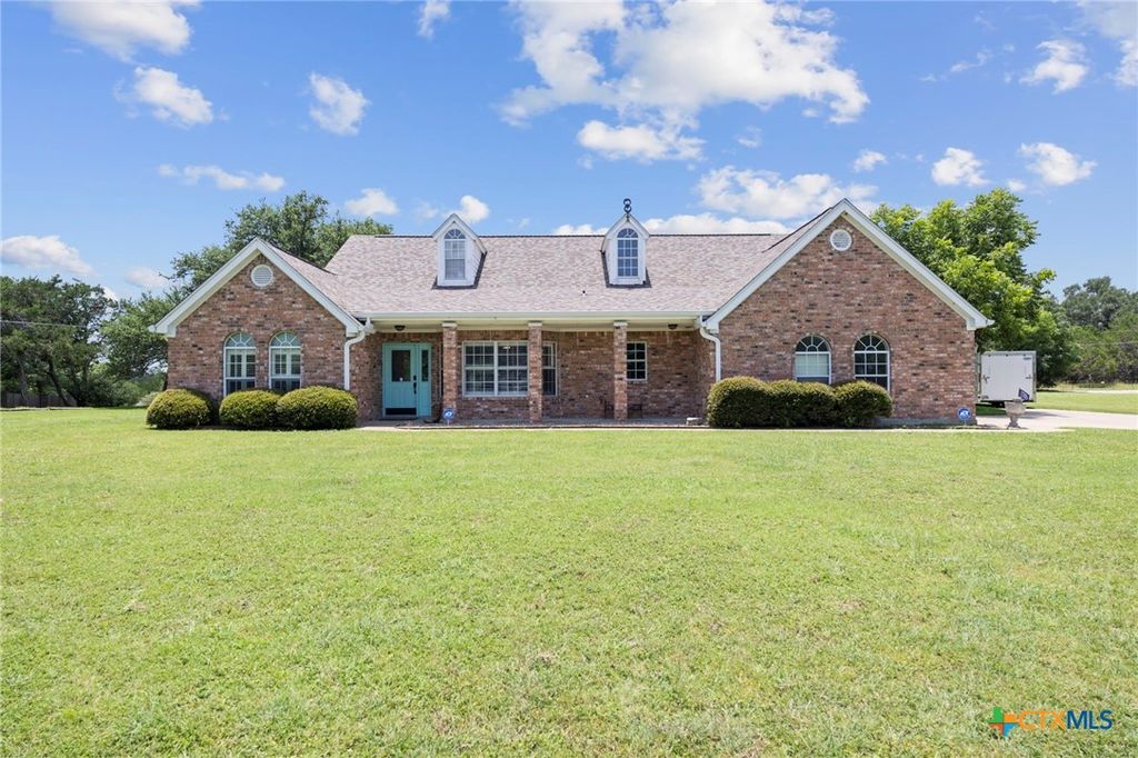 3912 Chisholm Trail, Salado, TX 76571