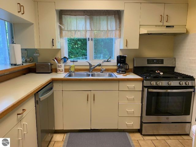 10774 S US-31, Williamsburg, MI 49690