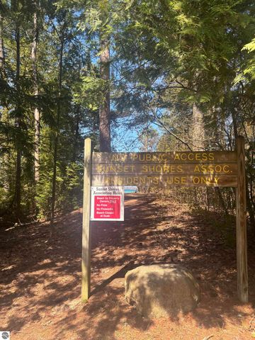 10774 S US-31, Williamsburg, MI 49690