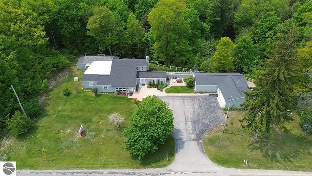 10774 S US-31, Williamsburg, MI 49690