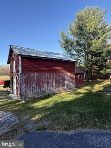 1207 PINE RD, Carlisle, PA 17015