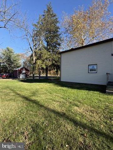 1207 PINE RD, Carlisle, PA 17015