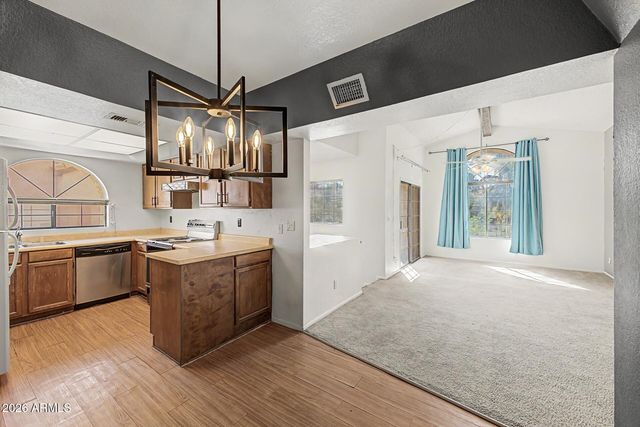 925 N COLLEGE Avenue D213, Tempe, AZ 85288