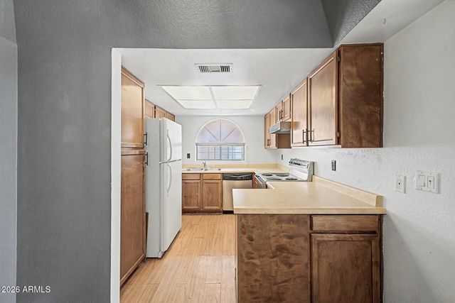 925 N COLLEGE Avenue D213, Tempe, AZ 85288