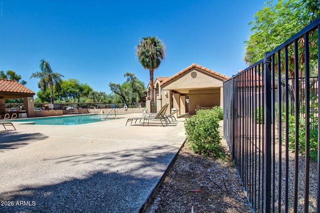 925 N COLLEGE Avenue D213, Tempe, AZ 85288