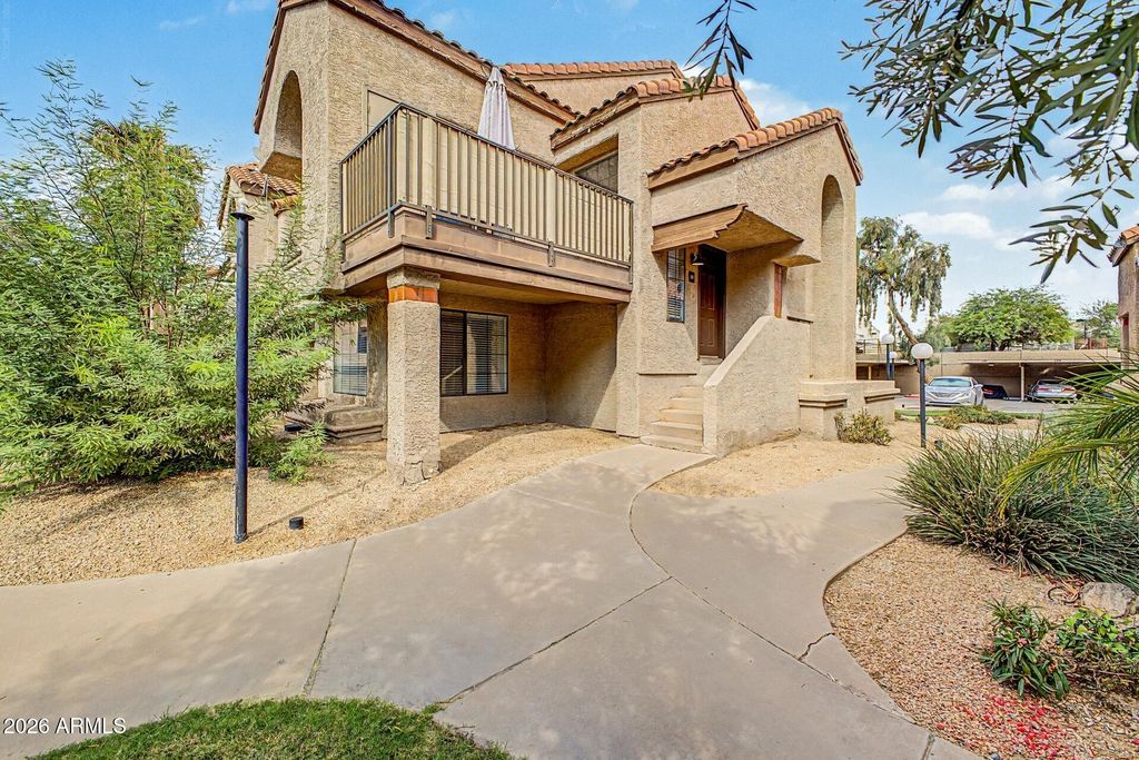 925 N COLLEGE Avenue D213, Tempe, AZ 85288