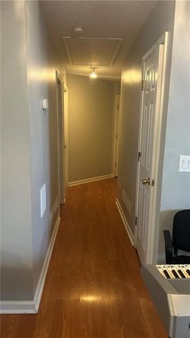 585 Station View Run, Lawrenceville, GA 30043