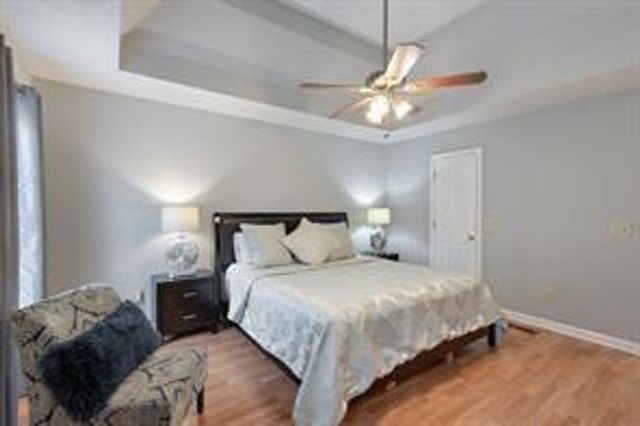 585 Station View Run, Lawrenceville, GA 30043