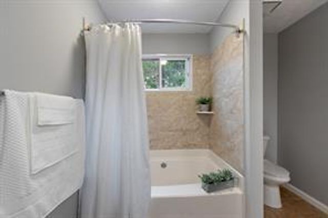 585 Station View Run, Lawrenceville, GA 30043