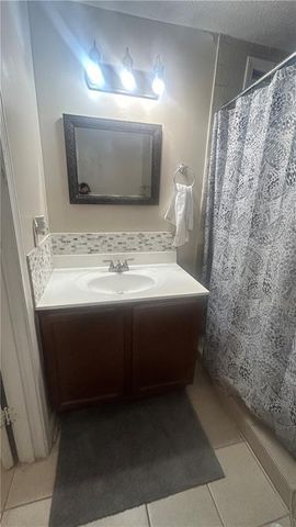 585 Station View Run, Lawrenceville, GA 30043