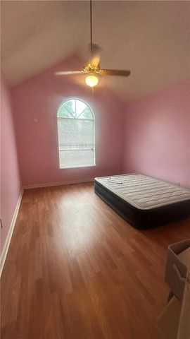 585 Station View Run, Lawrenceville, GA 30043