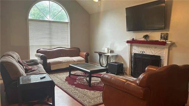 585 Station View Run, Lawrenceville, GA 30043