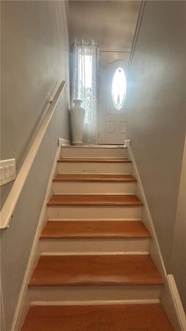 585 Station View Run, Lawrenceville, GA 30043