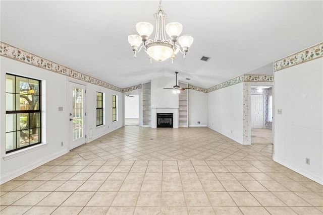 102 St. Andrews St, Rockport, TX 78382