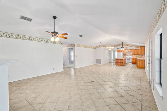 102 St. Andrews St, Rockport, TX 78382