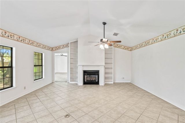 102 St. Andrews St, Rockport, TX 78382