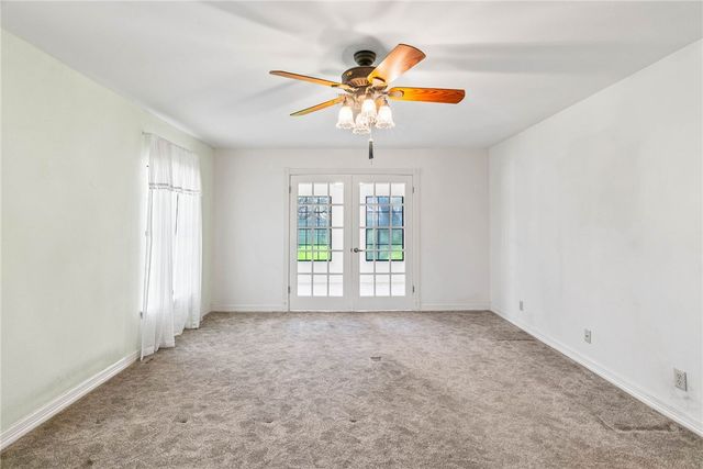 102 St. Andrews St, Rockport, TX 78382