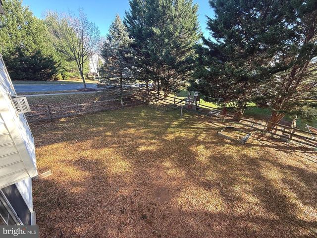 1743 WHEYFIELD DR, Frederick, MD 21701