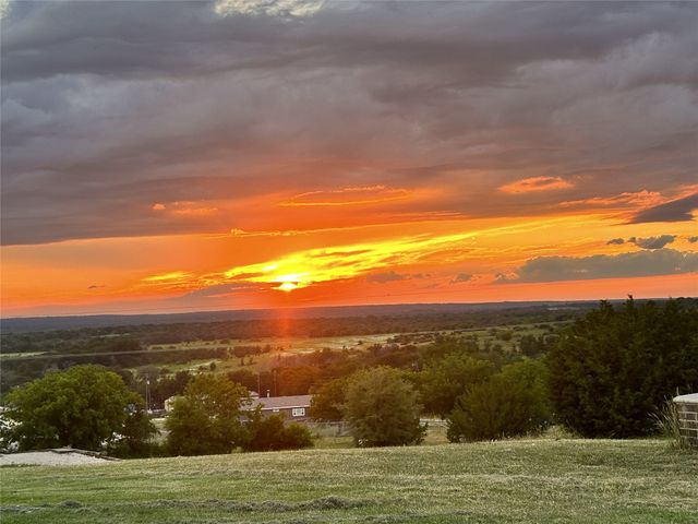 210 Timber Valley Court, Weatherford, TX 76085