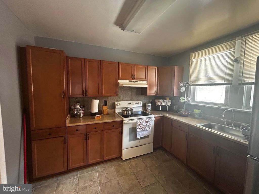 6153 N MASCHER ST, PHILADELPHIA, PA 19120 — photo 4