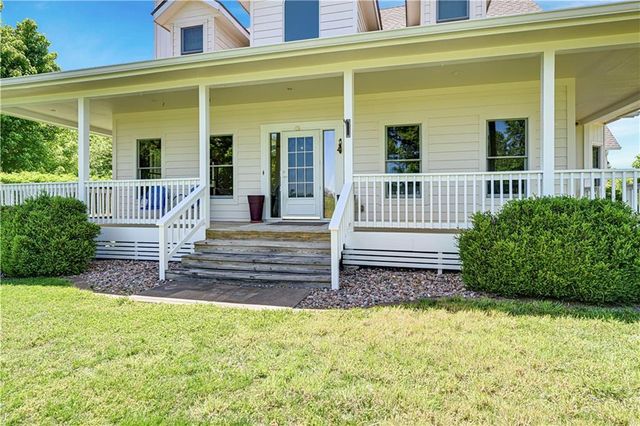 35710 Pflumm Road, Paola, KS 66071
