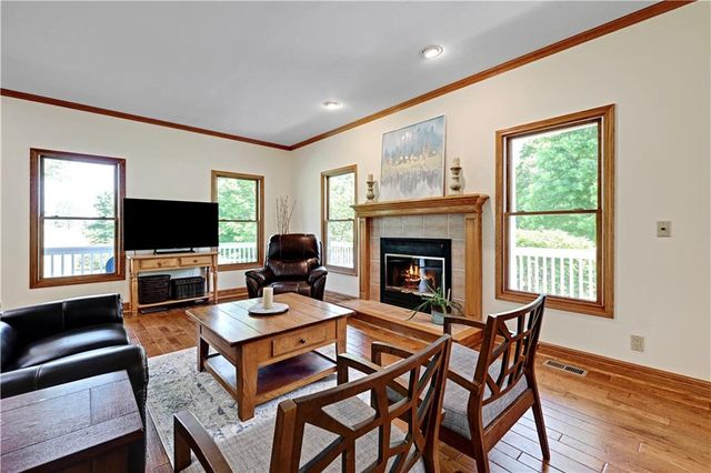 35710 Pflumm Road, Paola, KS 66071