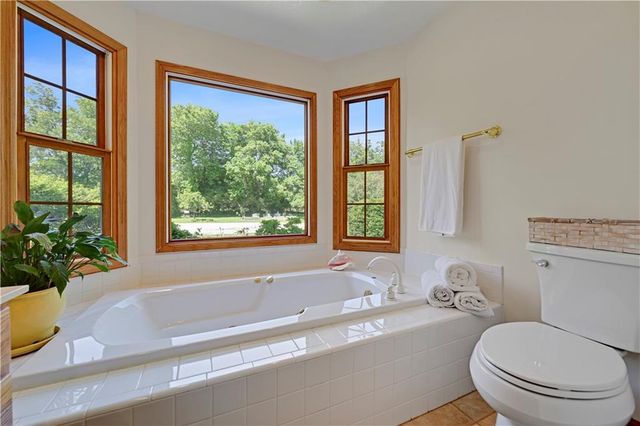 35710 Pflumm Road, Paola, KS 66071