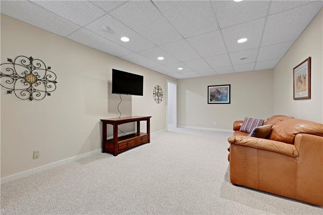 35710 Pflumm Road, Paola, KS 66071