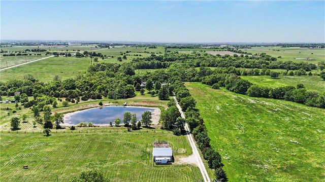 35710 Pflumm Road, Paola, KS 66071