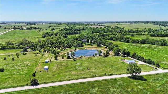 35710 Pflumm Road, Paola, KS 66071