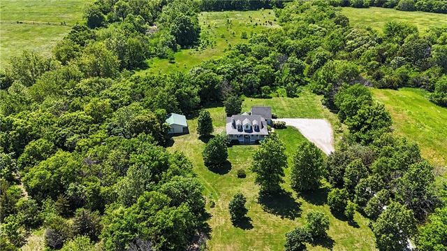 35710 Pflumm Road, Paola, KS 66071