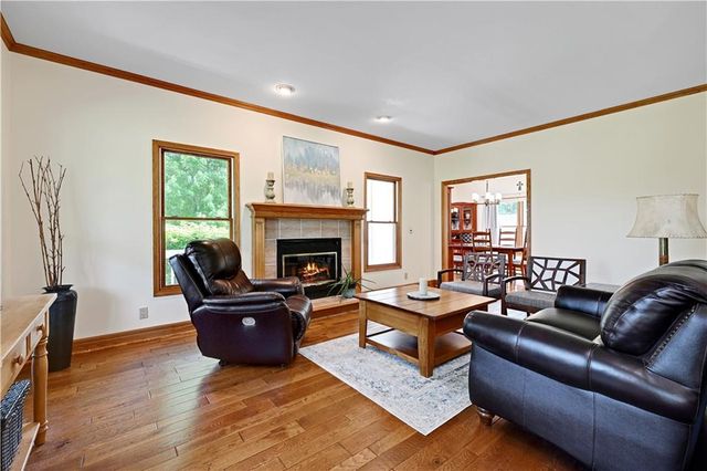 35710 Pflumm Road, Paola, KS 66071