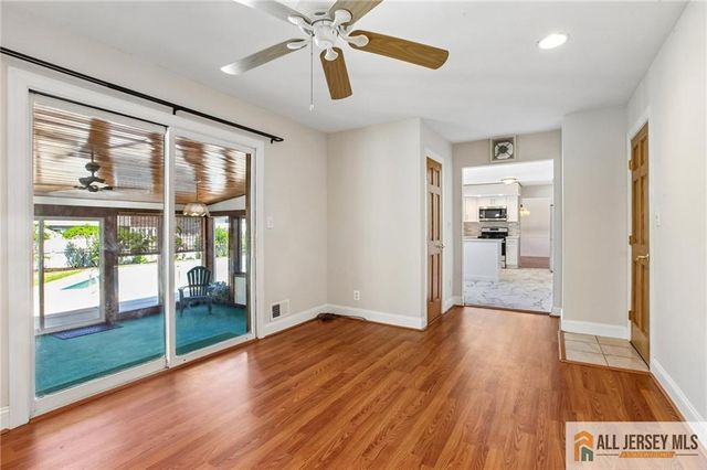 56 Whitehall Road, Trenton, NJ 08690