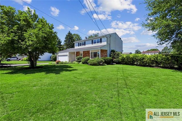 56 Whitehall Road, Trenton, NJ 08690