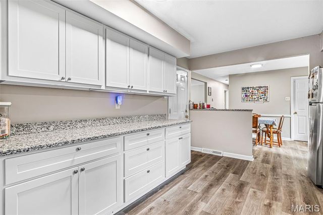 200 Meinhardt Drive, Fenton, MO 63026