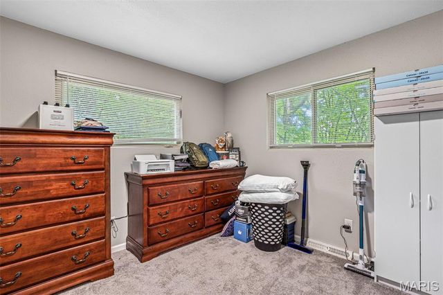 200 Meinhardt Drive, Fenton, MO 63026