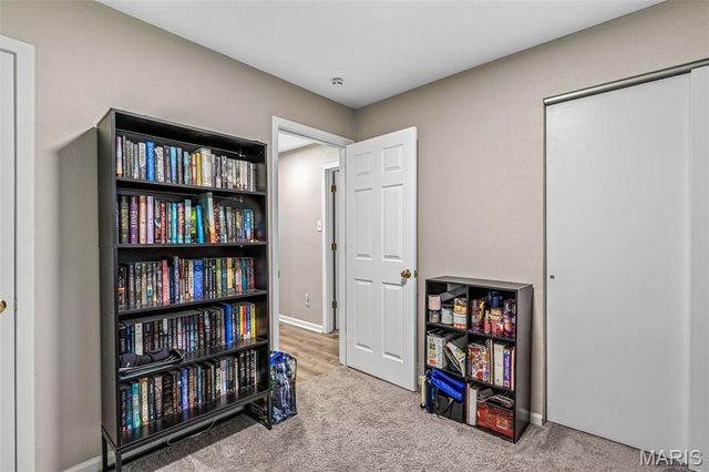 200 Meinhardt Drive, Fenton, MO 63026