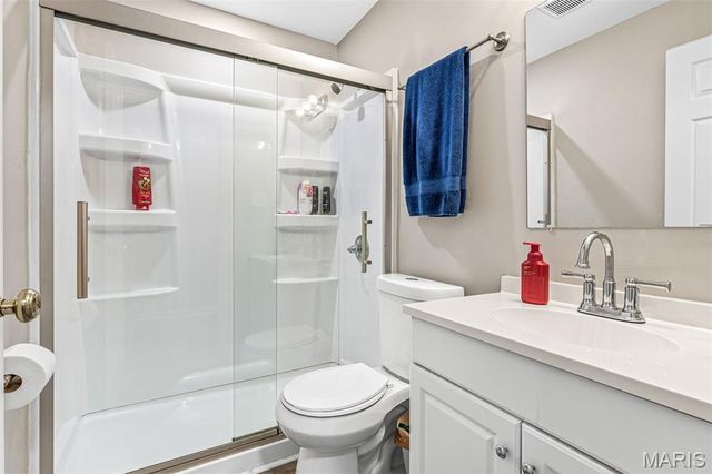 200 Meinhardt Drive, Fenton, MO 63026